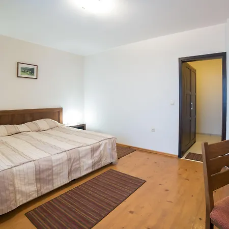 Smilen Hotel