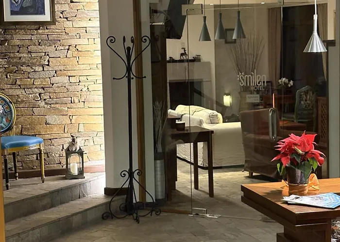 Smilen فندق